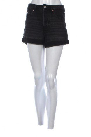 Pantaloni scurți de femei Stradivarius, Mărime M, Culoare Negru, Preț 50,00 Lei