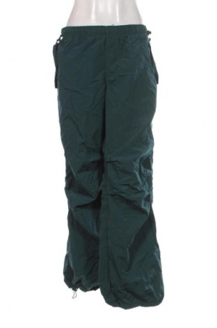 Dámske nohavice Bershka, Veľkosť S, Farba Zelená, Cena  16,95 €
