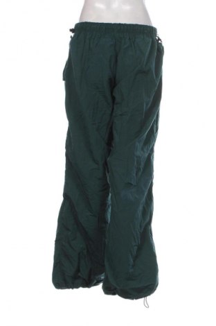 Dámske nohavice Bershka, Veľkosť S, Farba Zelená, Cena  16,95 €