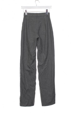 Дамски панталон Pull&Bear, Размер XS, Цвят Сив, Цена 77,99 лв.