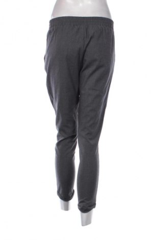 Damenhose Stradivarius, Größe M, Farbe Grau, Preis 9,99 €