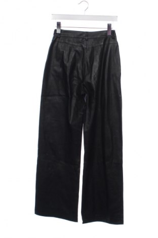 Damskie spodnie Stradivarius, Rozmiar XS, Kolor Czarny, Cena 67,00 zł