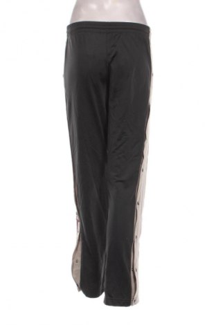 Damen Sporthose Adidas Originals, Größe M, Farbe Mehrfarbig, Preis 64,99 €