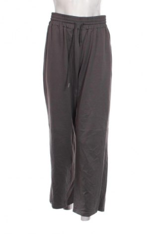 Pantaloni trening de femei SHEIN, Mărime M, Culoare Gri, Preț 100,99 Lei