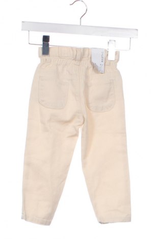 Kinderjeans Redtag, Größe 2-3m/ 56-62 cm, Farbe Ecru, Preis € 26,09