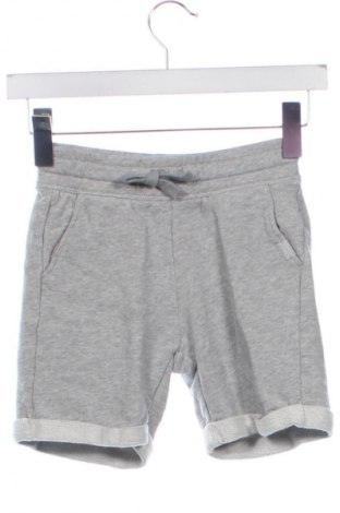 Детски къс панталон United Colors Of Benetton, Размер 7-8y/ 128-134 см, Цвят Сив, Цена 14,99 лв.