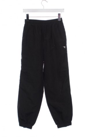 Детско спортно долнище Diadora, Размер 11-12y/ 152-158 см, Цвят Черен, Цена 22,99 лв.
