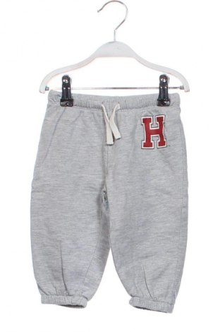 Детско спортно долнище H&M, Размер 9-12m/ 74-80 см, Цвят Сив, Цена 16,99 лв.