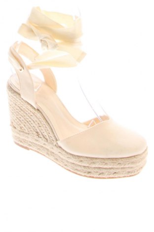 Espadrilky Stradivarius, Velikost 36, Barva Krémová, Cena  359,00 Kč