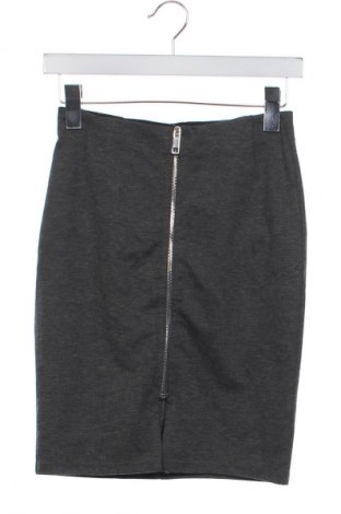 Φούστα Gina Tricot, Μέγεθος XS, Χρώμα Γκρί, Τιμή 10,24 €