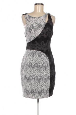 Sukienka Guess, Rozmiar S, Kolor Kolorowy, Cena 501,43 zł