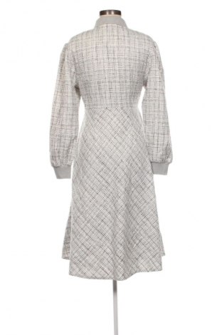 Рокля H&M, Размер M, Цвят Многоцветен, Цена 29,99 лв.