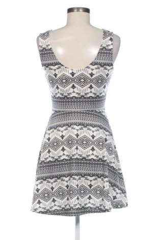 Kleid H&M Divided, Größe M, Farbe Mehrfarbig, Preis € 14,91