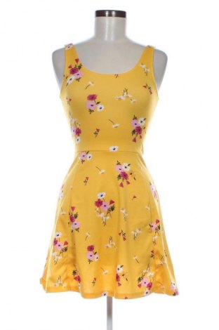 Рокля H&M Divided, Размер XS, Цвят Многоцветен, Цена 28,88 лв.