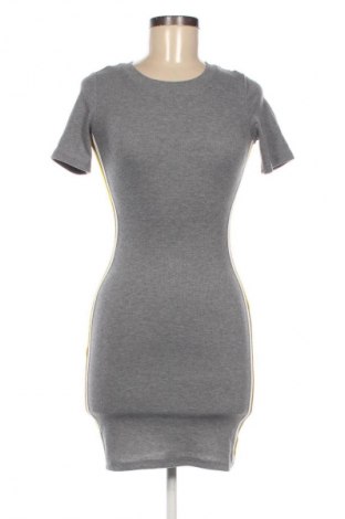 Рокля H&M Divided, Размер XS, Цвят Многоцветен, Цена 29,00 лв.