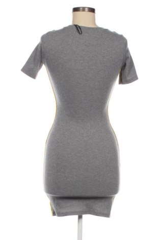 Рокля H&M Divided, Размер XS, Цвят Многоцветен, Цена 29,00 лв.