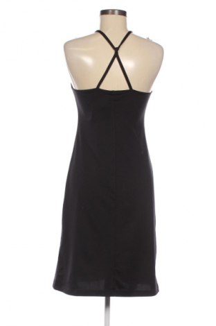 Φόρεμα Henne, Μέγεθος M, Χρώμα Μαύρο, Τιμή 53,99 €