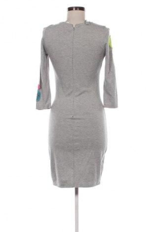 Kleid Mohito, Größe M, Farbe Mehrfarbig, Preis € 9,99