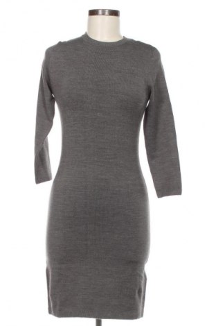 Kleid Oodji, Größe XS, Farbe Grau, Preis € 13,99