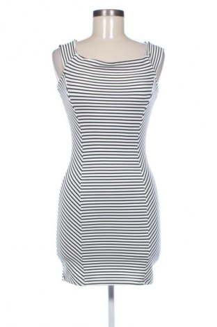Šaty  Pull&Bear, Veľkosť M, Farba Viacfarebná, Cena  23,52 €