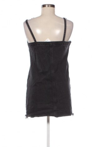 Šaty  Pull&Bear, Veľkosť M, Farba Čierna, Cena  20,02 €