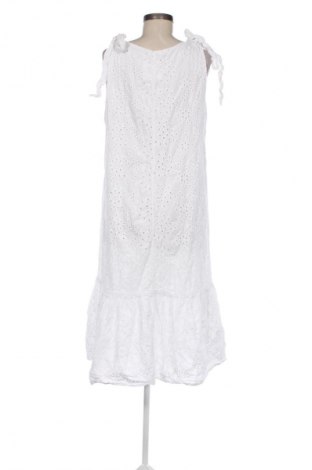 Φόρεμα Smiling, Μέγεθος M, Χρώμα Λευκό, Τιμή 24,55 €