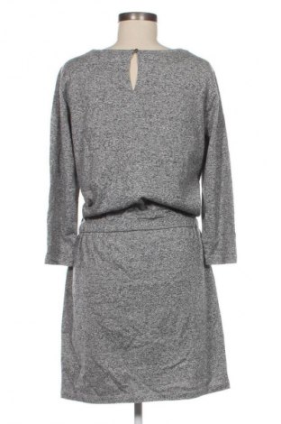 Kleid Sora, Größe M, Farbe Grau, Preis € 20,99