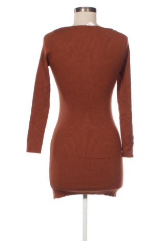 Kleid Stradivarius, Größe S, Farbe Braun, Preis 20,99 €