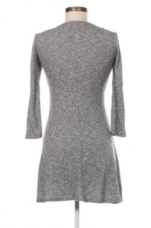 Φόρεμα Stradivarius, Μέγεθος S, Χρώμα Γκρί, Τιμή 30,99 €
