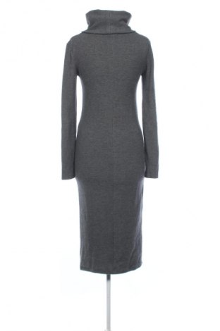 Kleid Stradivarius, Größe S, Farbe Grau, Preis € 14,77