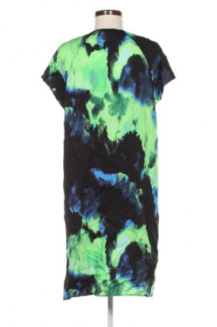 Kleid Taifun, Größe M, Farbe Mehrfarbig, Preis 107,99 €
