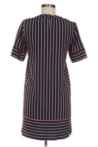 Рокля Tommy Hilfiger, Размер XS, Цвят Многоцветен, Цена 277,39 лв.