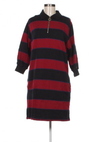 Рокля Tommy Hilfiger, Размер M, Цвят Многоцветен, Цена 102,98 лв.