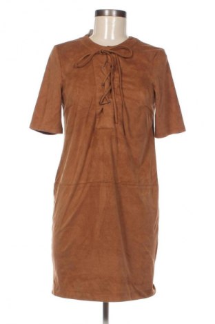 Рокля Vero Moda, Размер S, Цвят Кафяв, Цена 27,99 лв.