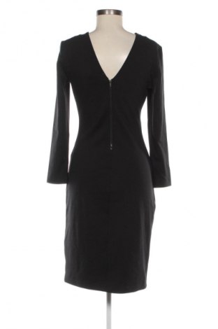 Рокля Vero Moda, Размер M, Цвят Черен, Цена 27,99 лв.