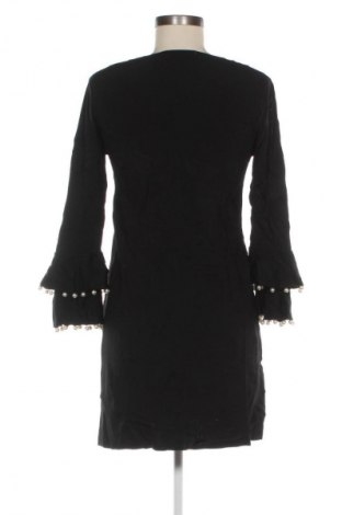 Рокля Zara, Размер M, Цвят Черен, Цена 27,99 лв.