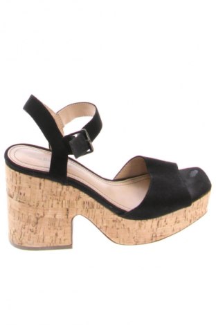 Sandalen Bershka, Größe 37, Farbe Schwarz, Preis 37,32 €