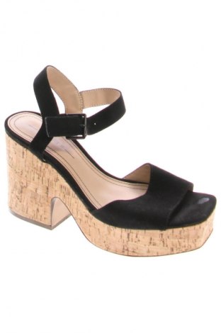 Sandalen Bershka, Größe 37, Farbe Schwarz, Preis 37,32 €