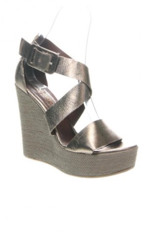 Sandalen Unbranded, Größe 38, Farbe Golden, Preis 56,37 €
