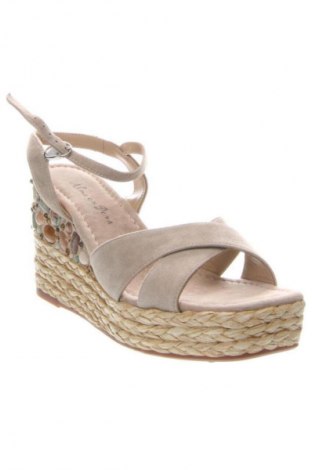 Sandalen Unbranded, Größe 40, Farbe Beige, Preis 56,37 €