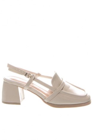 Сандали Unbranded, Размер 36, Цвят Бежов, Цена 23,42 лв.