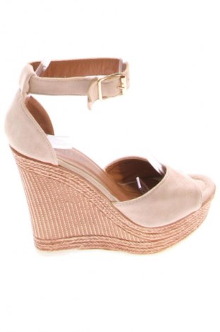 Sandalen Unbranded, Größe 37, Farbe Beige, Preis € 15,99