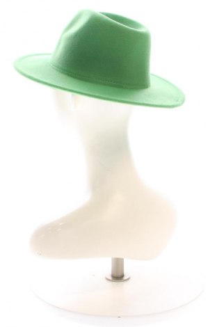 Шапка Unbranded, Цвят Зелен, Цена 15,08 лв.