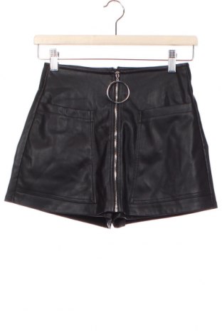 Γυναικείο κοντό δερμάτινο παντελόνι Bershka, Μέγεθος XS, Χρώμα Μαύρο, Δερματίνη, Τιμή 21,03 €