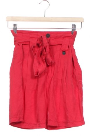 Дамски къс панталон Gang, Размер XS, Цвят Червен, Лиосел, Цена 45,60 лв.