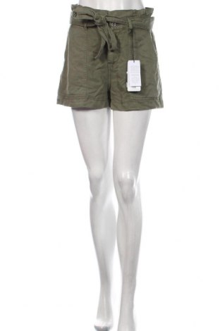Damen Shorts Guess, Größe S, Farbe Grün, Lyocell, Preis 65,33 €