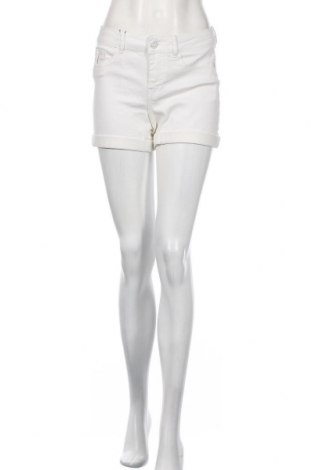 Дамски къс панталон Noisy May, Размер S, Цвят Бял, 79% памук, 18% полиестер, 3% еластан, Цена 38,35 лв.