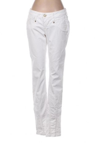 Дамски панталон Gang, Размер M, Цвят Бял, 60% тенсел, 38% памук, 2% еластан, Цена 53,20 лв.