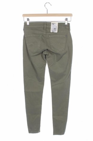 Дамски панталон Pepe Jeans, Размер XS, Цвят Зелен, Цена 66,15 лв.