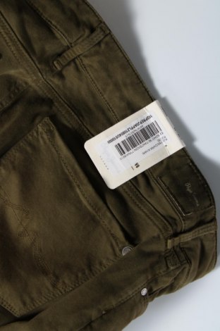 Дамски панталон Pepe Jeans, Размер L, Цвят Зелен, Цена 66,15 лв.